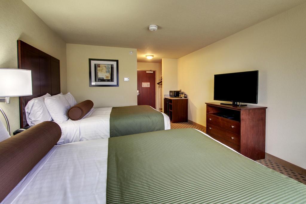 Cobblestone Hotel&Suites Pulaski/Green Bay Buitenkant foto