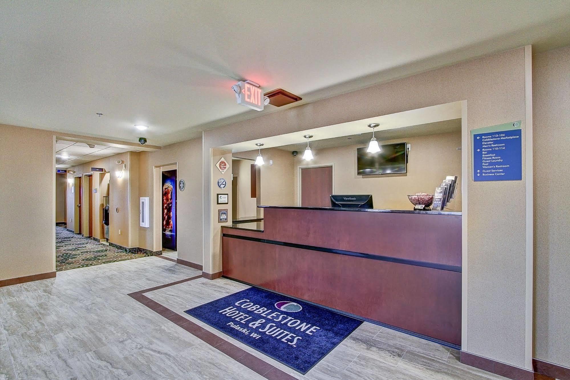 Cobblestone Hotel&Suites Pulaski/Green Bay Buitenkant foto