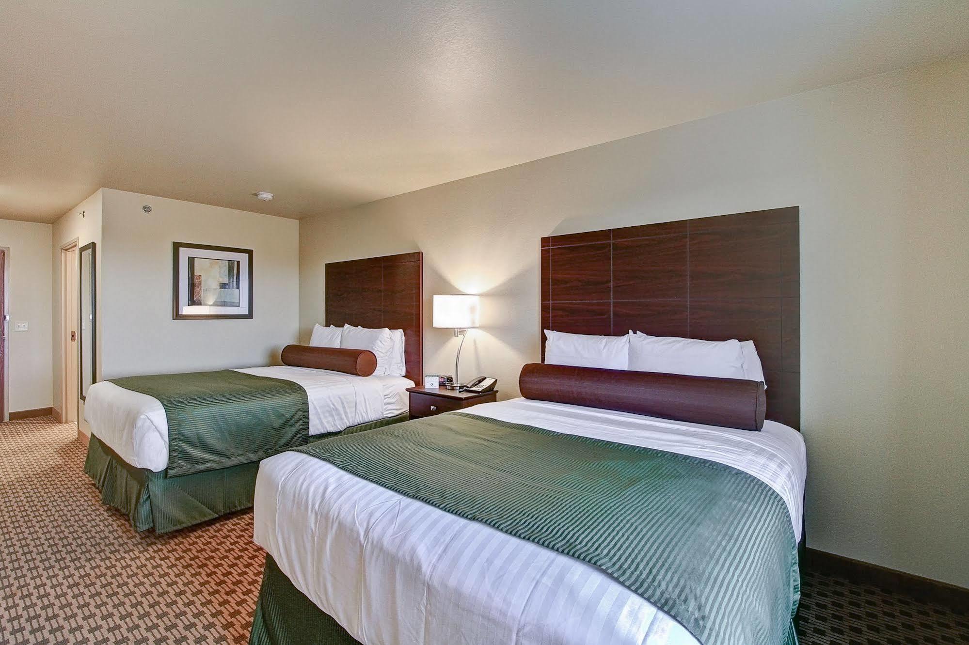 Cobblestone Hotel&Suites Pulaski/Green Bay Buitenkant foto