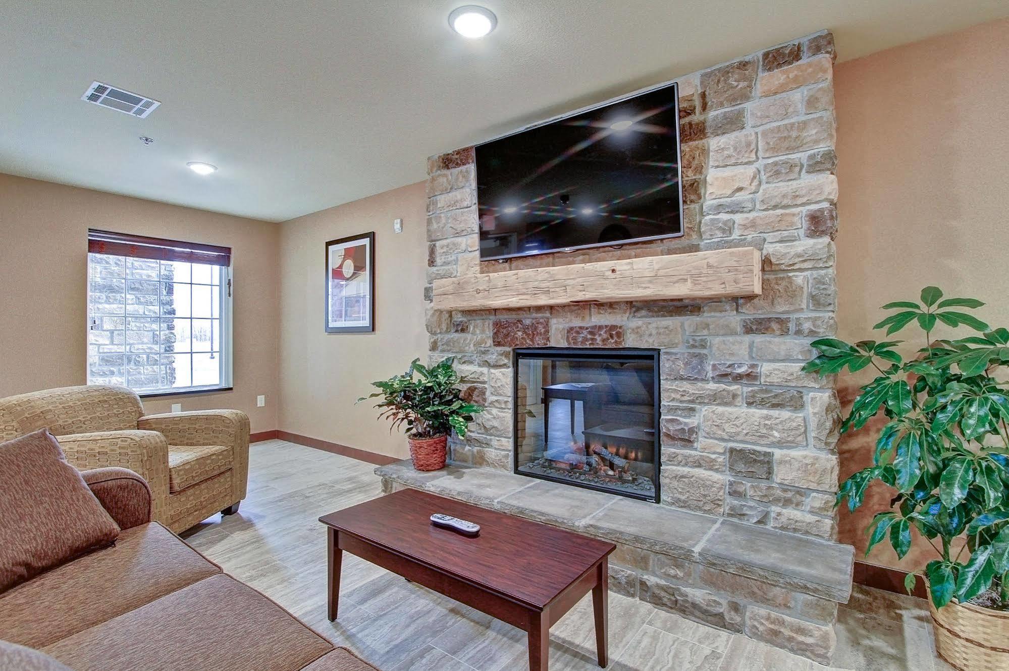 Cobblestone Hotel&Suites Pulaski/Green Bay Buitenkant foto